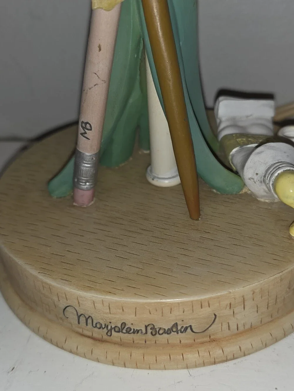 N/A decorative resin